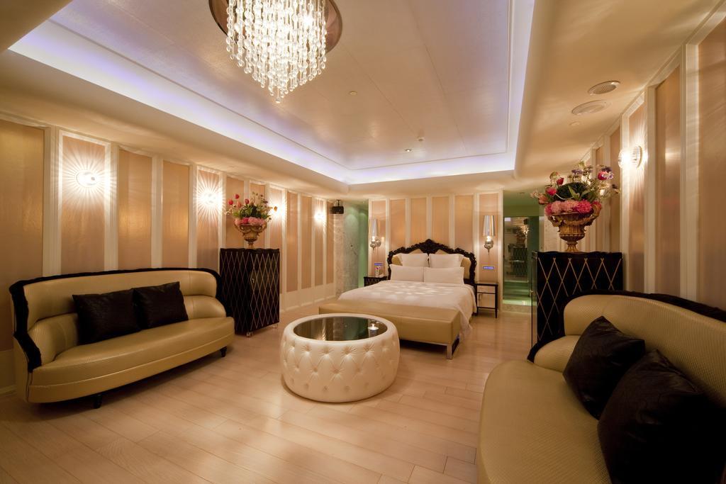 Wego Hotel - Linsen Taipei Bagian luar foto