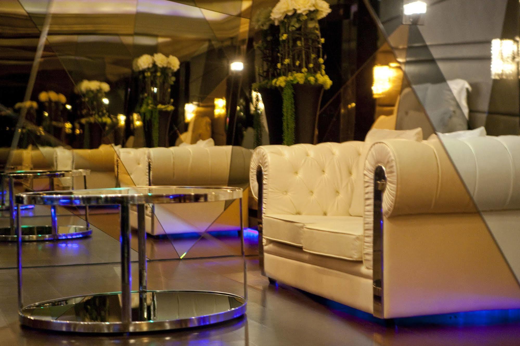 Wego Hotel - Linsen Taipei Bagian luar foto