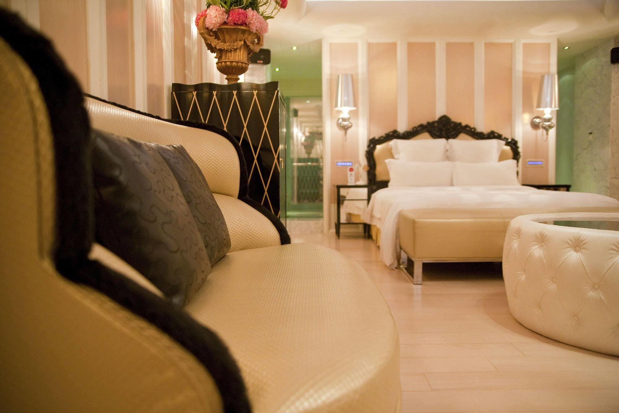 Wego Hotel - Linsen Taipei Bagian luar foto