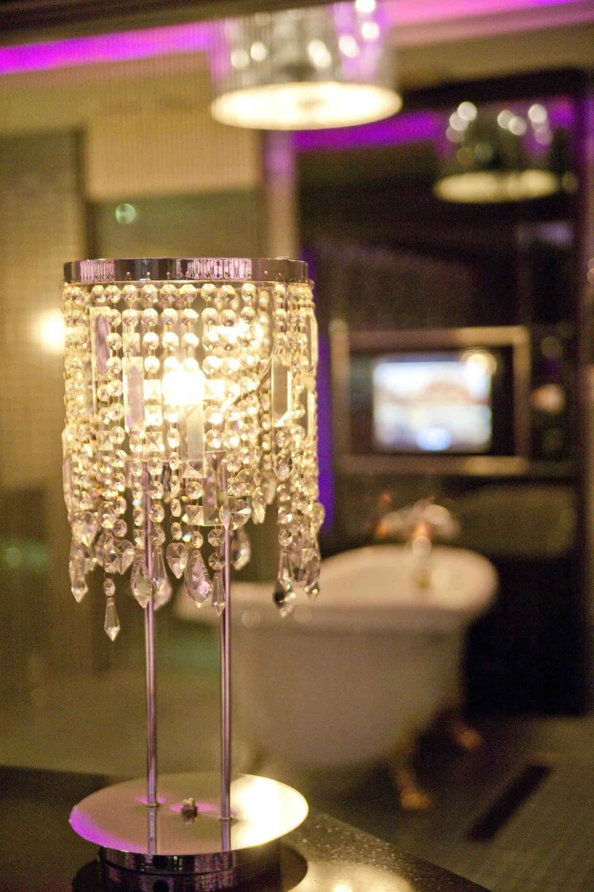 Wego Hotel - Linsen Taipei Bagian luar foto